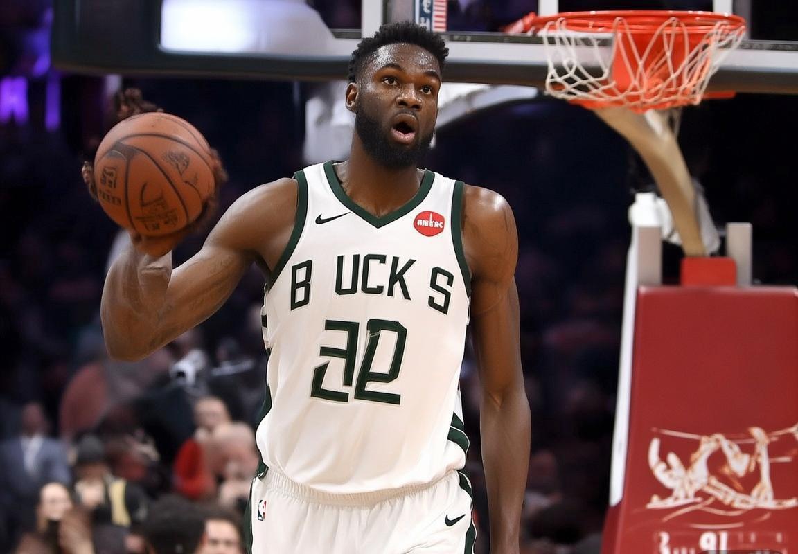 字母哥续约现转机？雄鹿凯尔特人开拓者三方交易设想：杰伦·布朗加盟雄鹿，利拉德赴凯尔特人，开拓者获重建选秀权